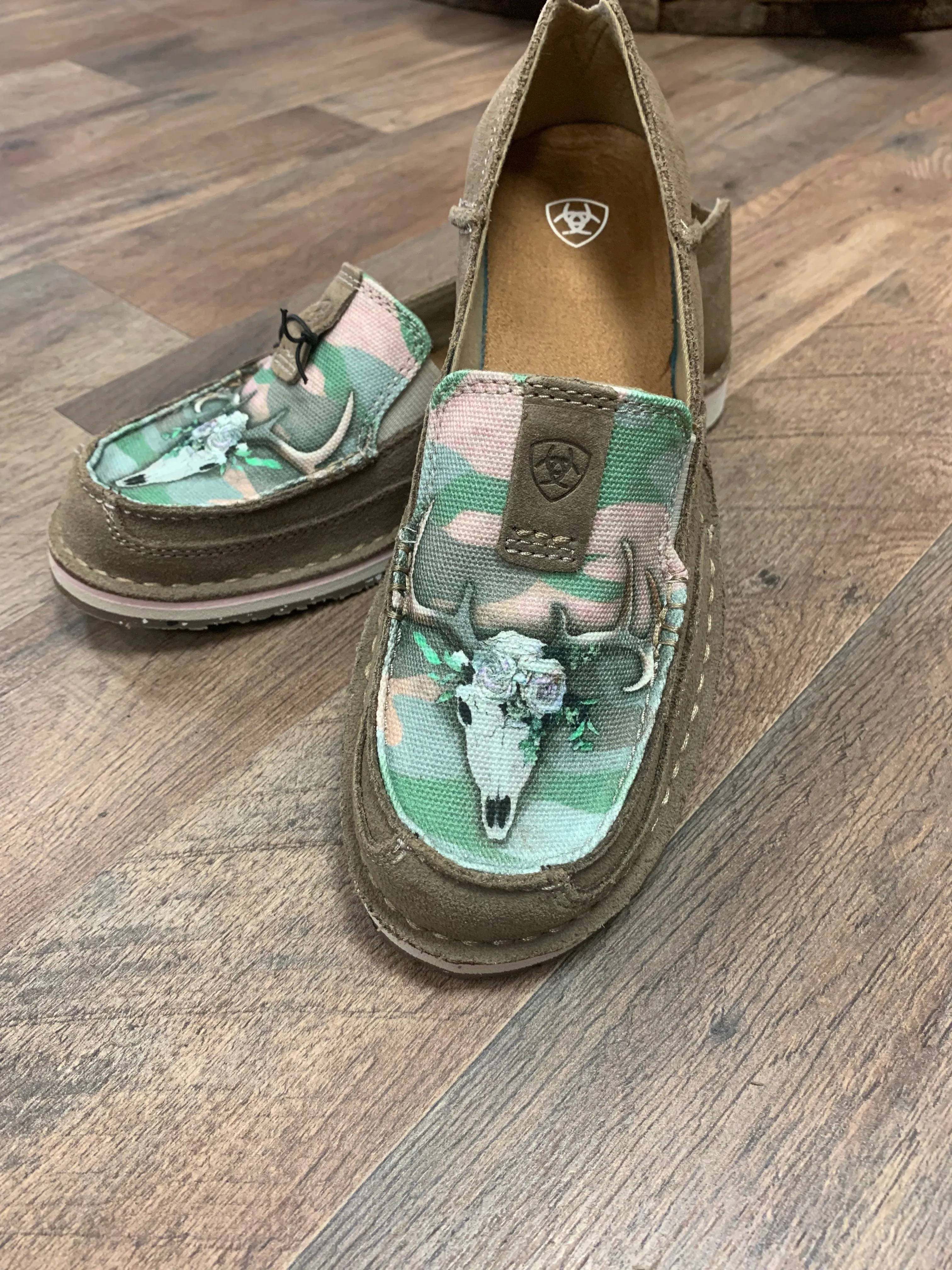 ARIAT CRUSIERS RELAXED BARK/ DOE CAMO PRINT