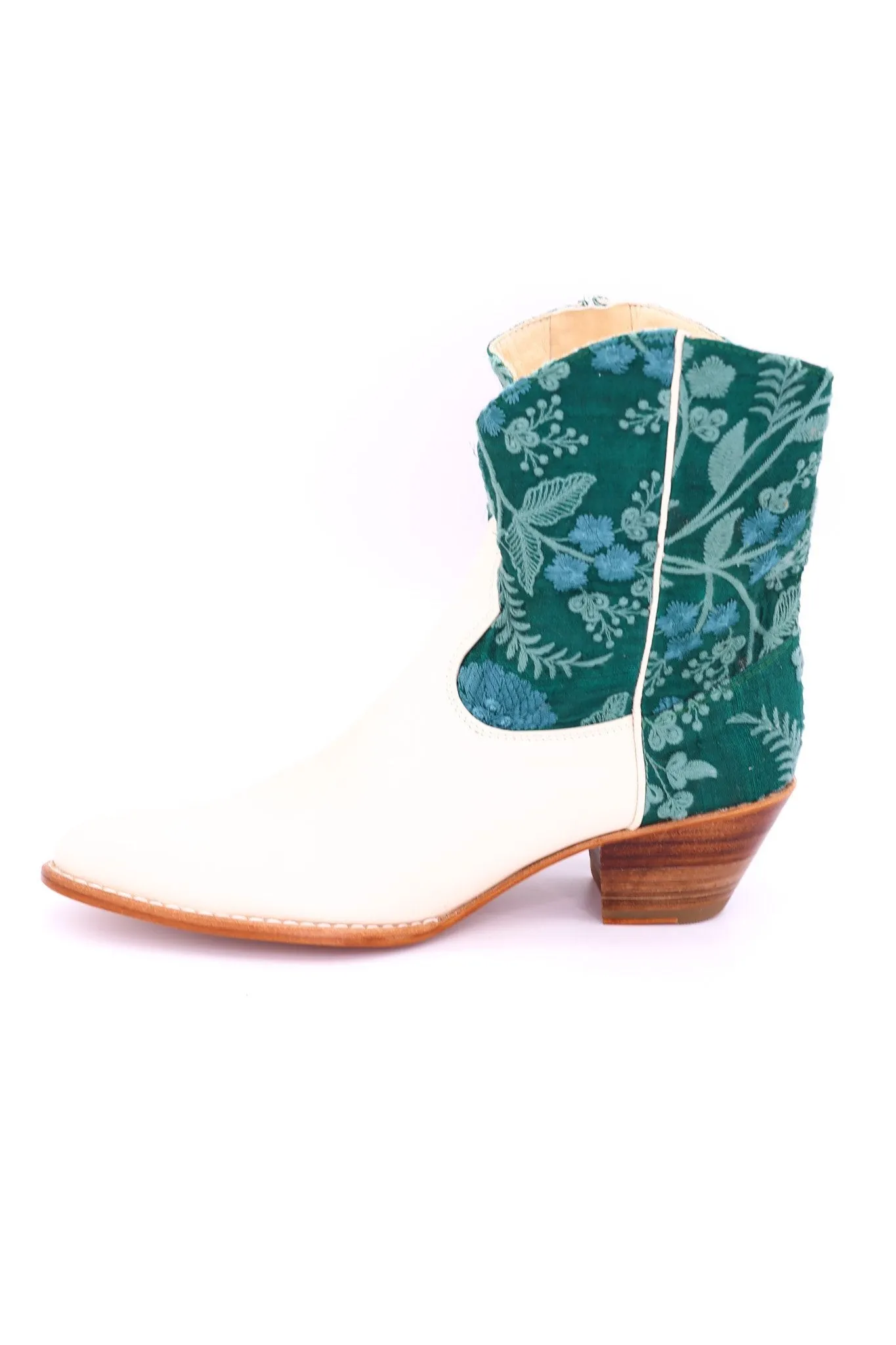 EMBROIDERED WESTERN BOOTIES PATRA