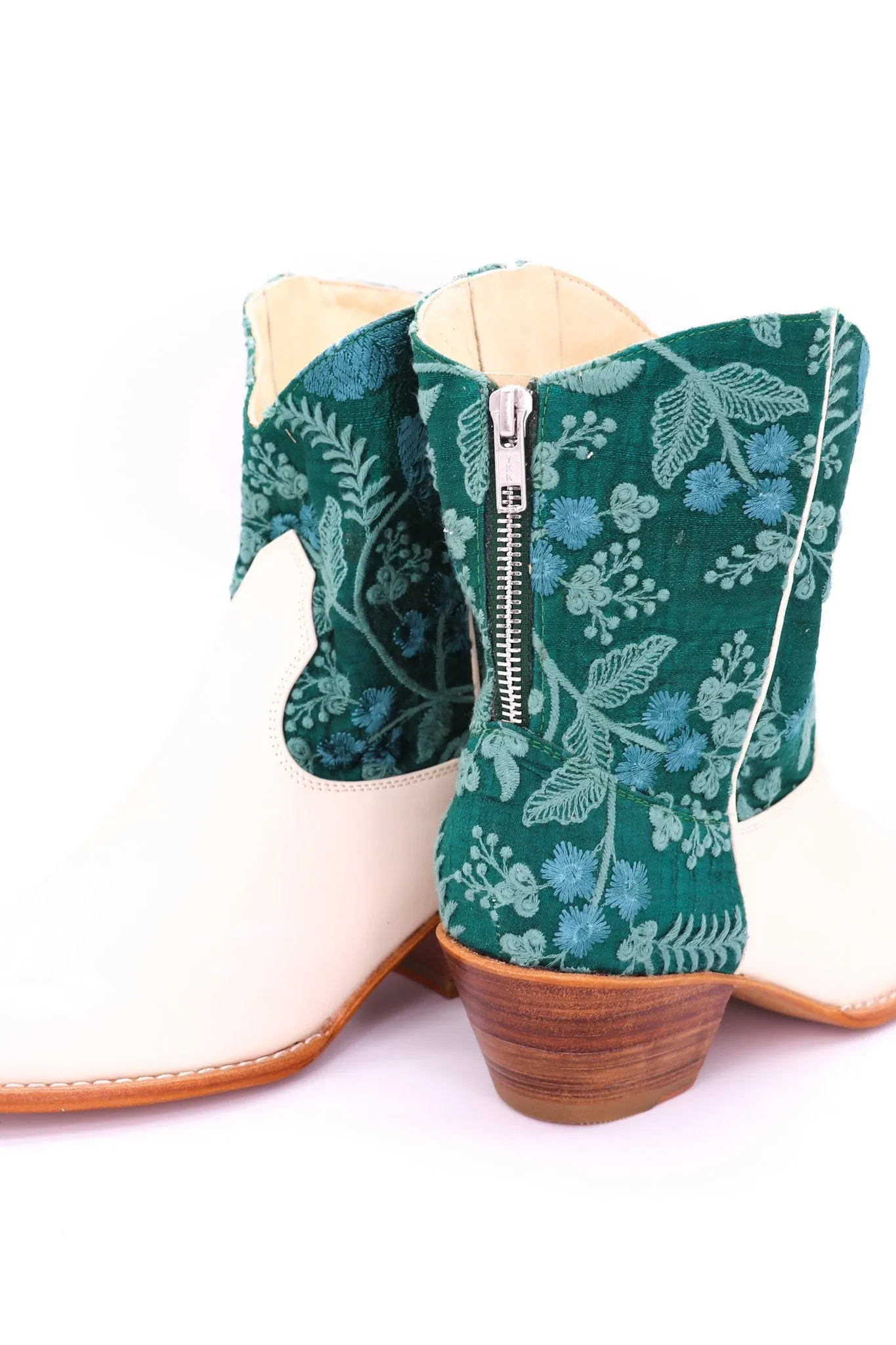 EMBROIDERED WESTERN BOOTIES PATRA