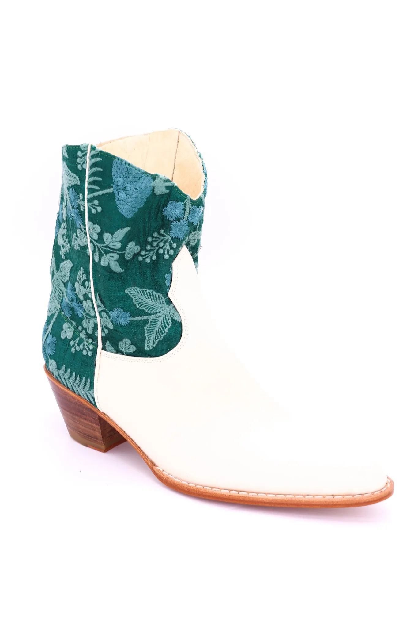 EMBROIDERED WESTERN BOOTIES PATRA